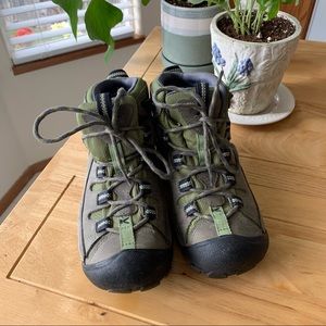 BNWOB Keen Hiking Boots